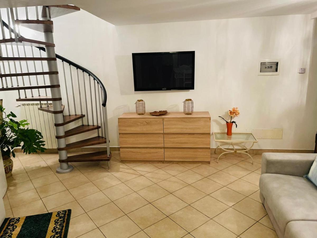 Casa Dei Fiori 2 Somma Lombardo
